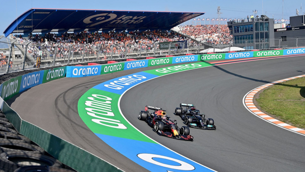 梅赛德斯完胜威廉姆斯，佩雷兹带队取胜