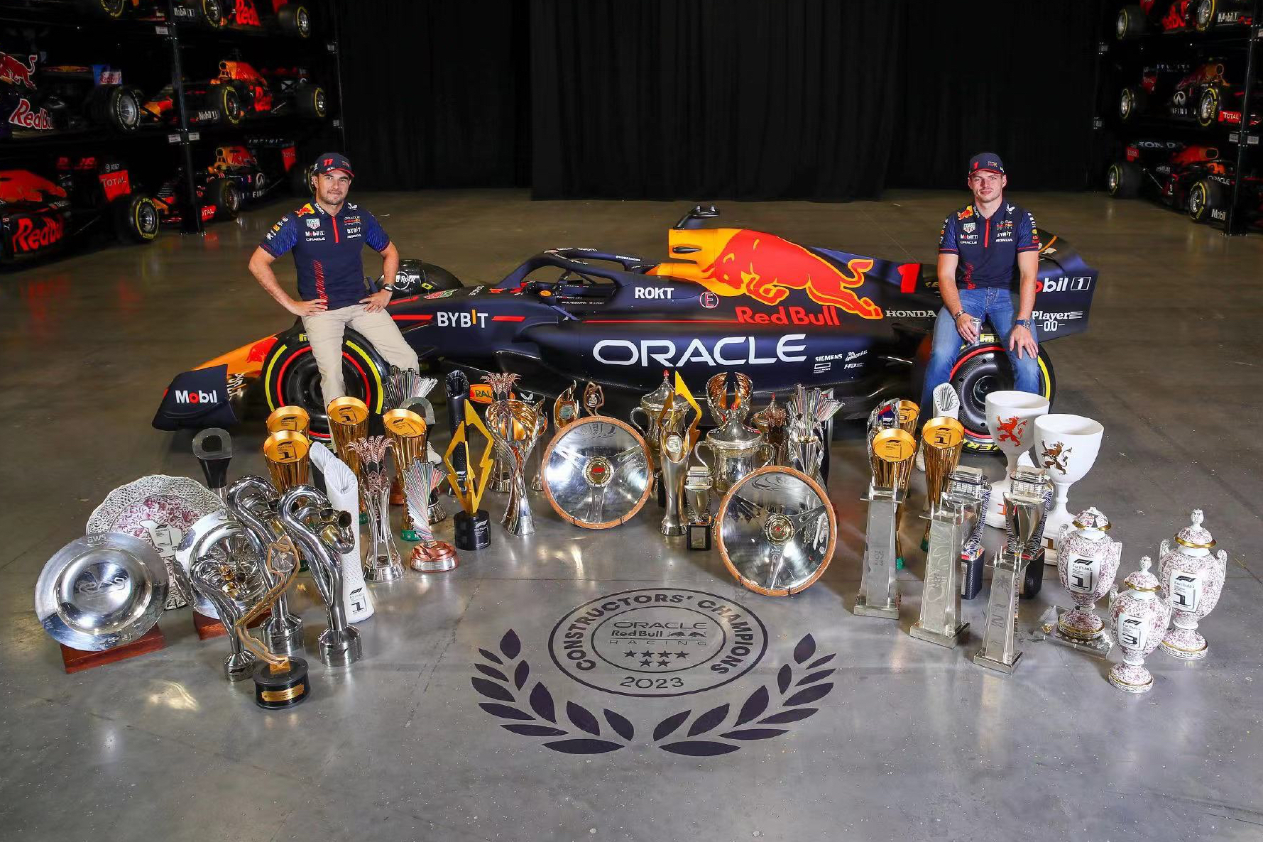 熊猫体育平台-红牛车队险胜雷诺车队，塞恩斯刷新纪录