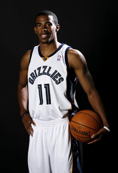 太阳横扫灰熊，易建联惊艳四座