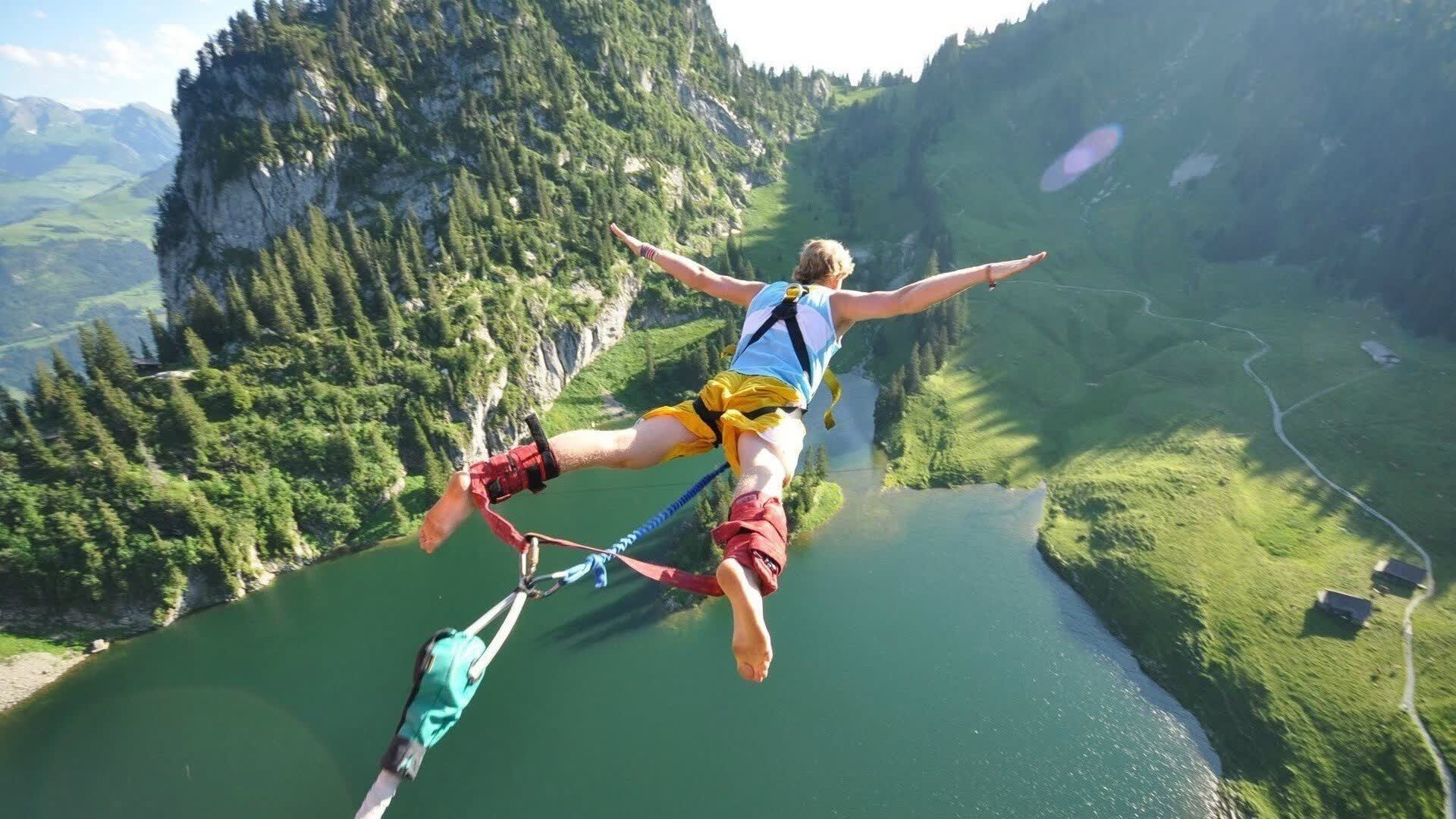 独步英伦的两种王权，曼城以钢铁洪流加冕，孙兴慜用孤胆热血破局